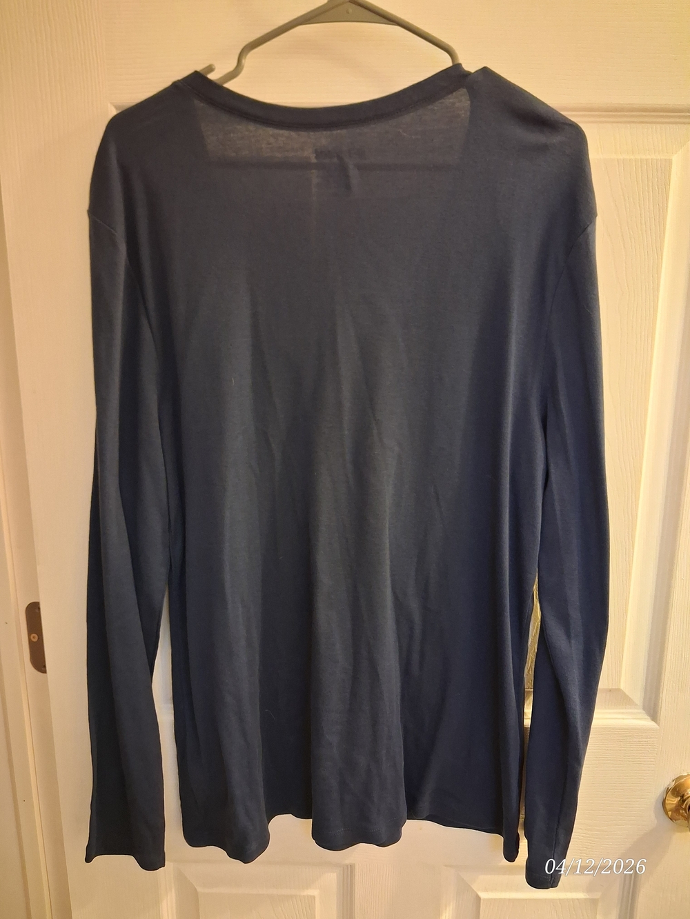 Old Navy Navy V-Neck Long Sleeve Tee - Picture 2 of 3